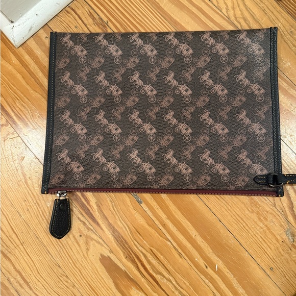 Coach 2019 Field Tote 40 with Yellow Rocket Design - Picture 5 of 10